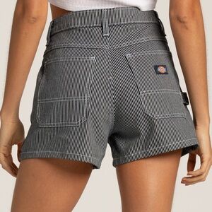 High waisted striped Dickies shorts.